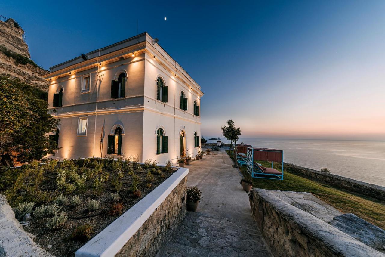 Faro Punta Imperatore Форио Экстерьер фото