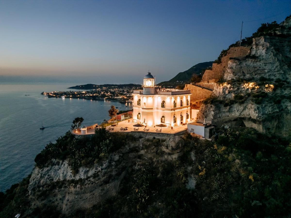 Faro Punta Imperatore Форио Экстерьер фото